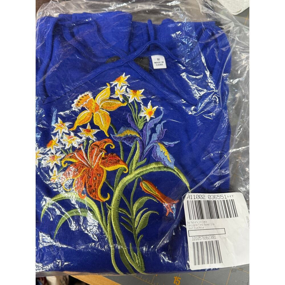 New Women's Bob Mackie 3/4 Sleeve Cobalt Blue Floral Bouquet Embroidered Top Med - Picture 7 of 8